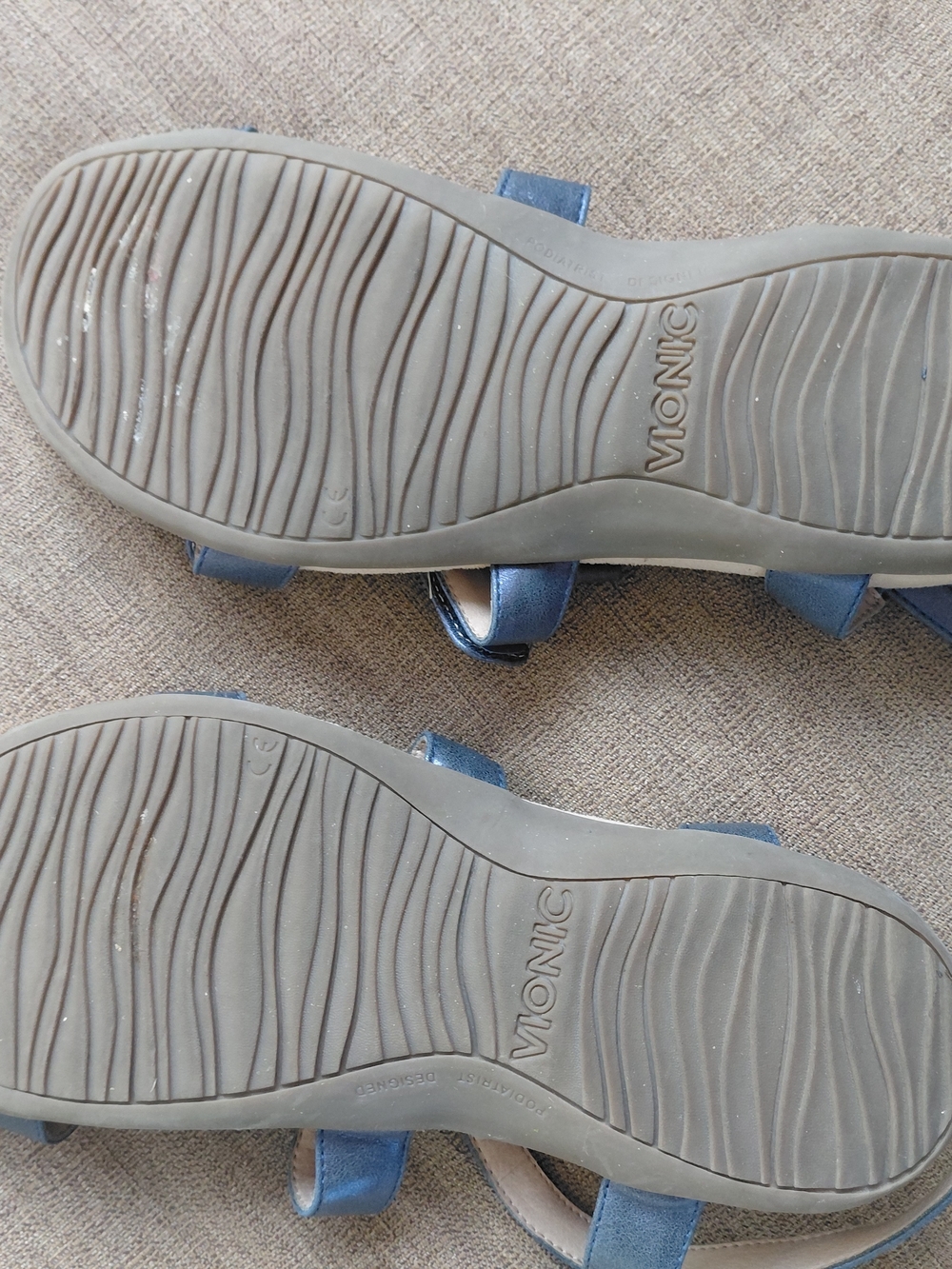 Vionic Metallic Blue Infinity-Strap Sandals - Picture 2 of 2